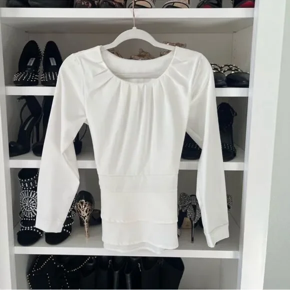 Beautiful white top - Picture 10 of 13